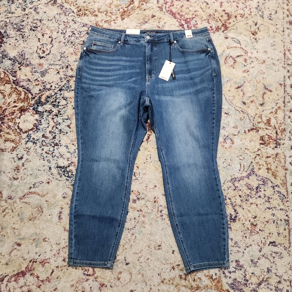 Judy Blue Denim - NEW Judy Blue Medium Wash Skinny Fit High Waist Denim Jeans Plus‎ Size 24W